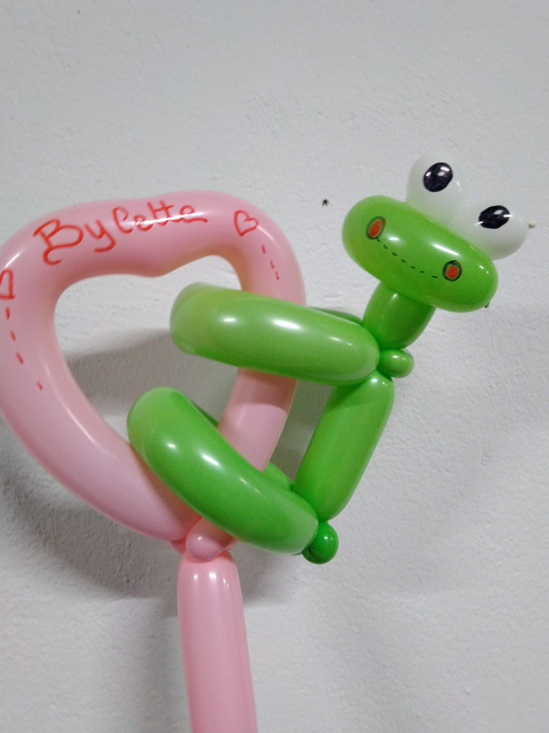 Sculpture ballon Coeur grenouille